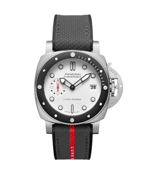 Panerai PAM01579 : Luminor Submersible 42 3 Days Automatic Luna Rossa
